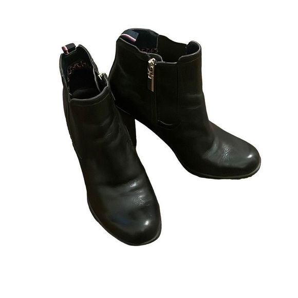 Tommy Hilfiger Shoes - Tommy Hilfiger Chelsea Black Leather Ankle Boots Size 7.5 NWOT